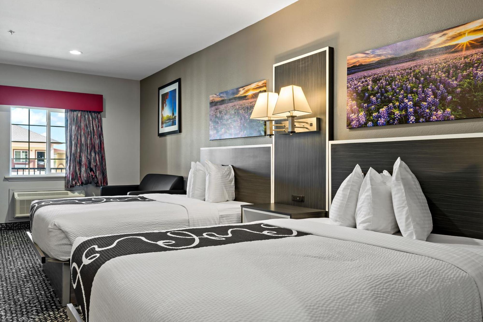 Hotel &
