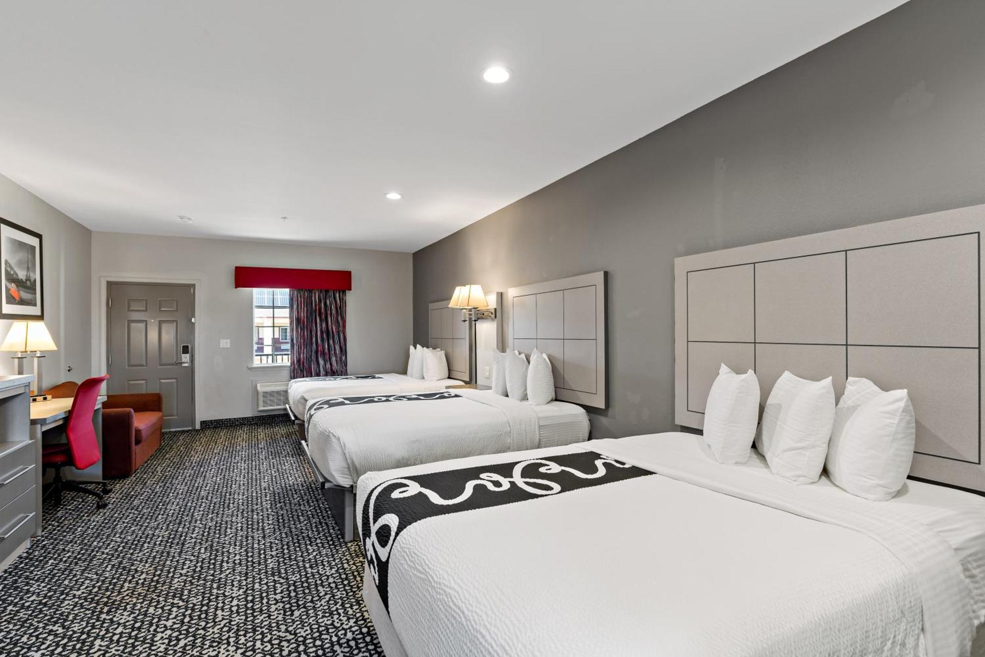 Paris Inn Suites