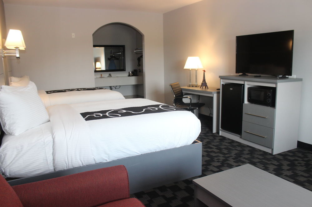 Hotel & 2*