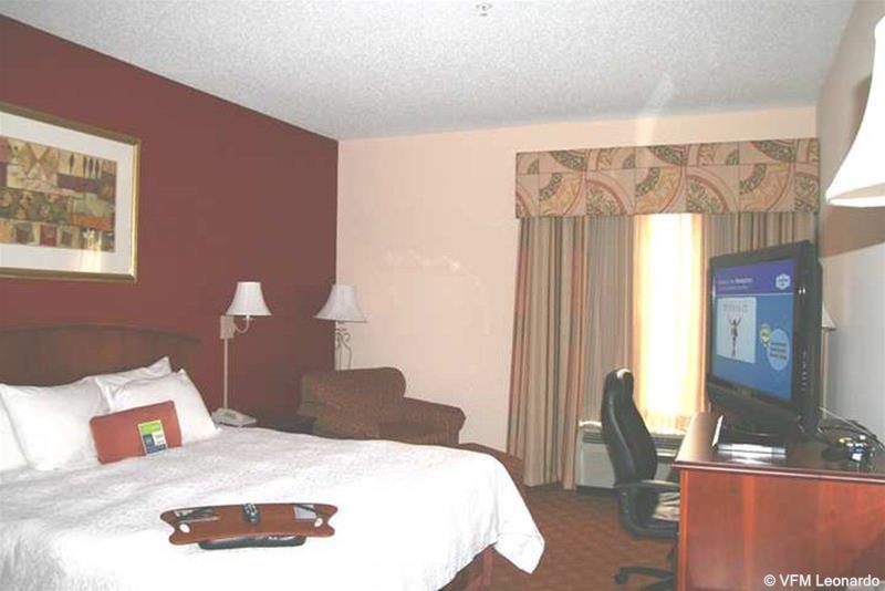 Hampton 3*