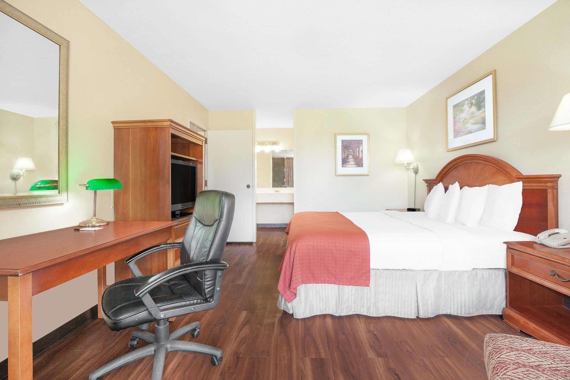 Motel Baymont By Wyndham