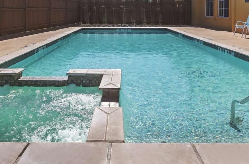 La Quinta And By Wyndham Hotel 3*