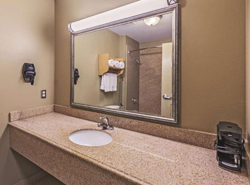 La Quinta And By Wyndham Hotel 3*