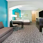 La Quinta Inn And Suites By Wyndham Paris