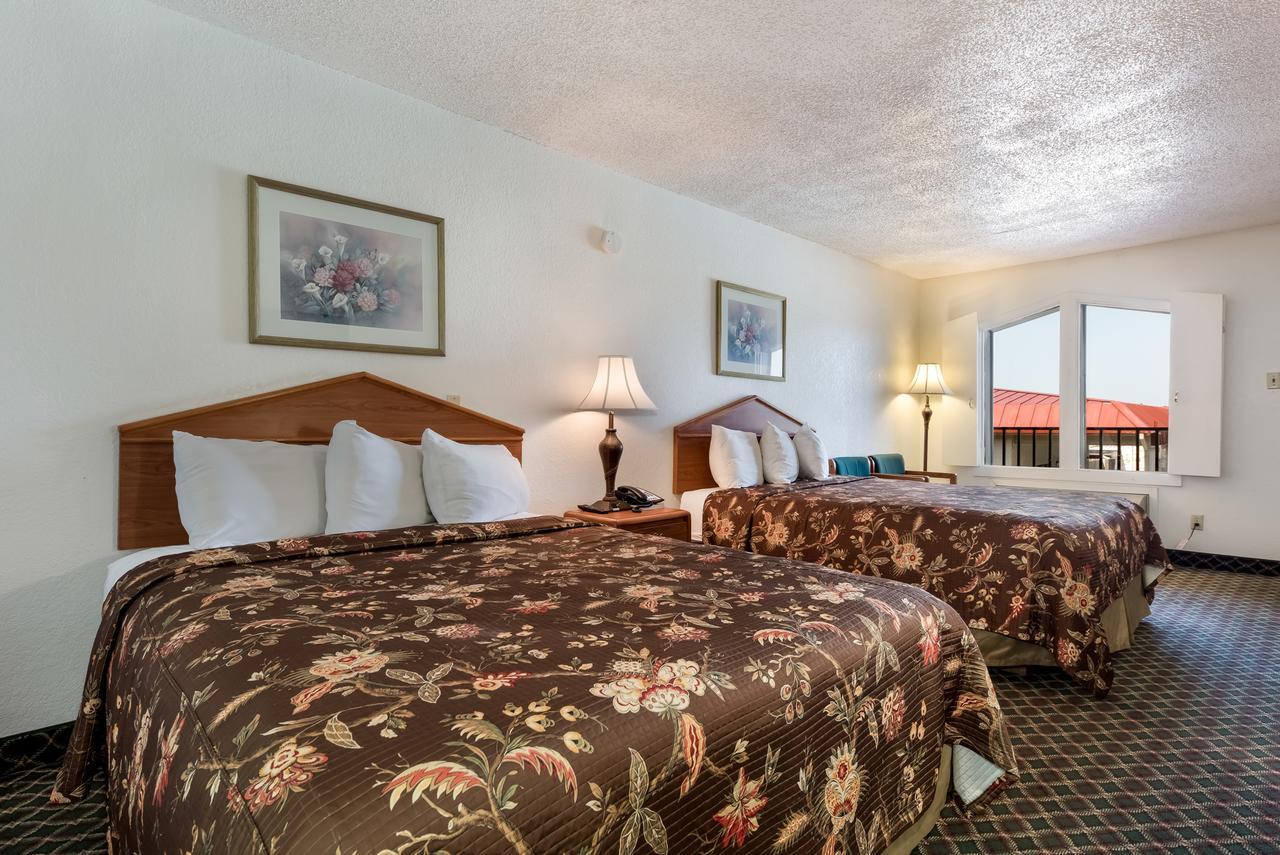 Americas Value Motel Paris