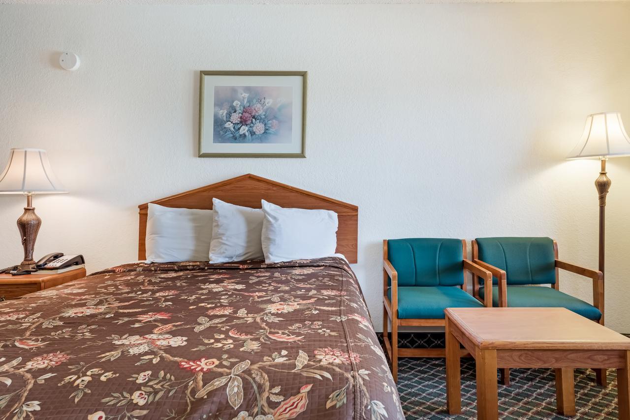 Americas Value Motel Paris